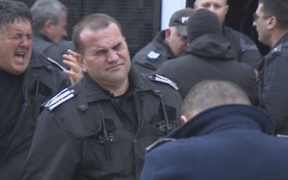 Вятър престъпник разплаква полицаи